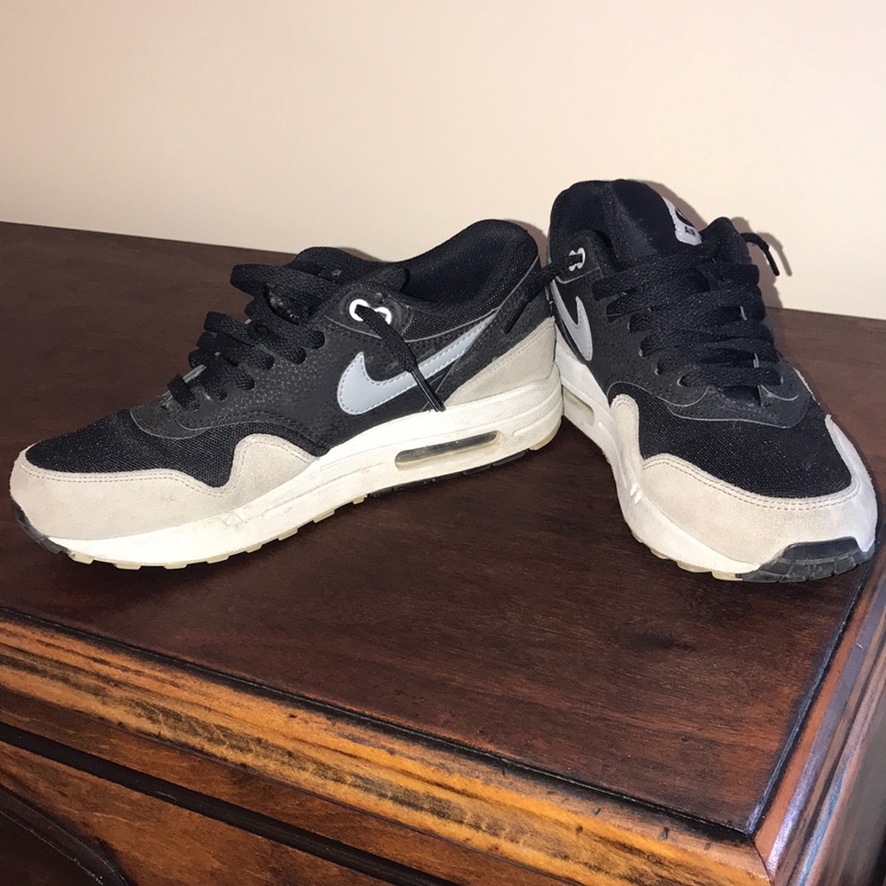 Nike Air max lightly worn